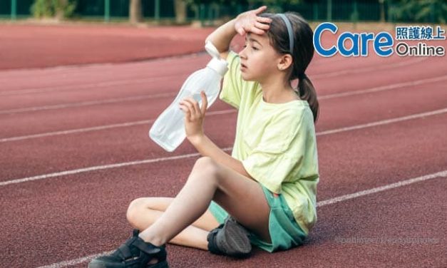 家中孩童中暑、熱傷害該如何急救？　5步驟自救方法學起來！